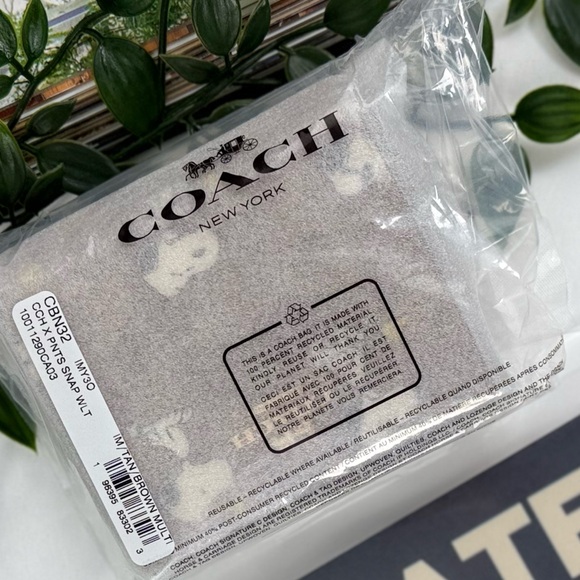 SOLD๐ Coach X Peanuts Snap Wallet In Signature Canvas With Snoopy Print CBN32 - Picture 15 of 15